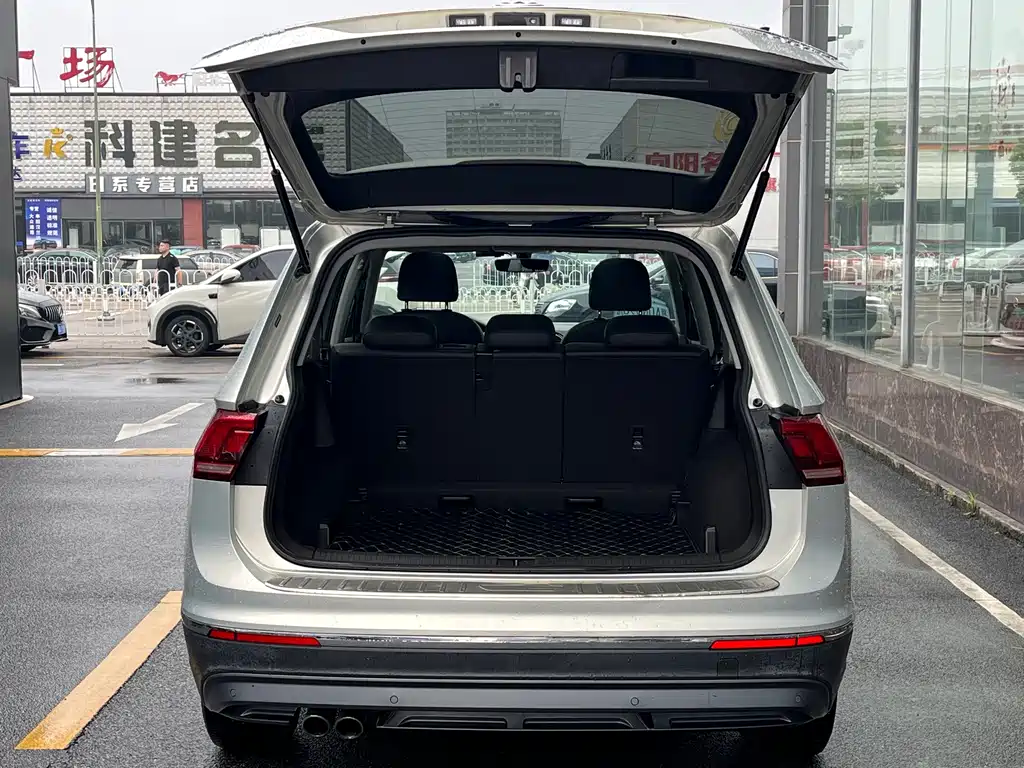 Volkswagen Tiguan L 2018 — фото 13