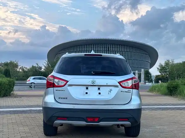 Suzuki S-Cross 2014