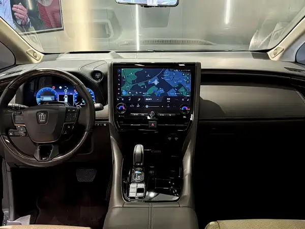 Toyota Vellfire 2024