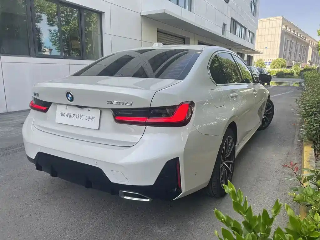 BMW 3 Series 2025 — фото 12
