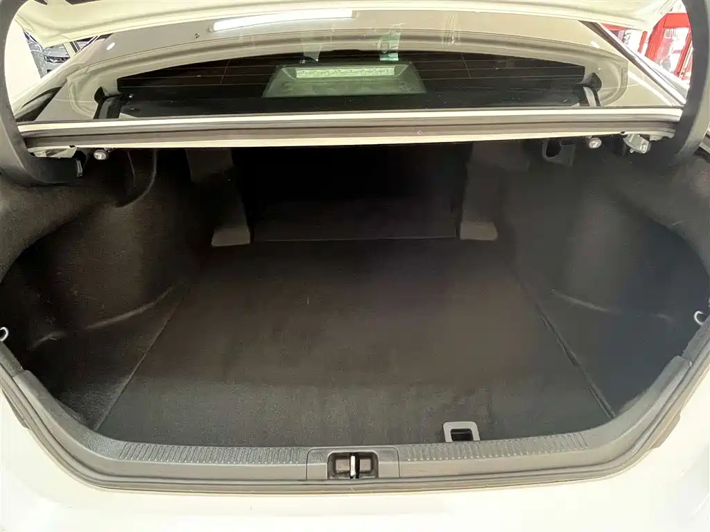 Toyota Camry 2021 — фото 11