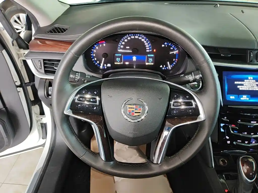 Cadillac XTS 2016 — фото 11