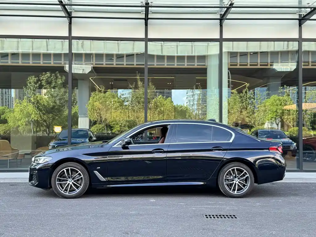 BMW 5 Series 2022