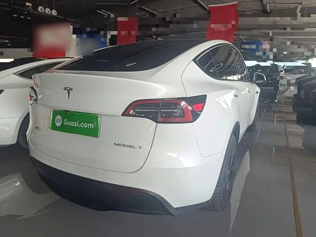 Tesla Model Y 2024 — фото 7