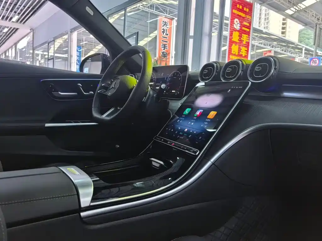 Mercedes-Benz C-Class 2025