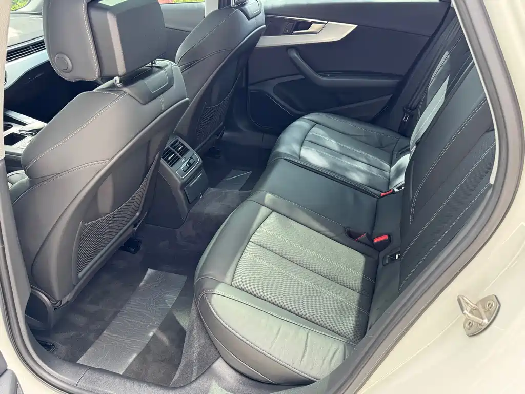 Audi A4L 2020 — фото 25