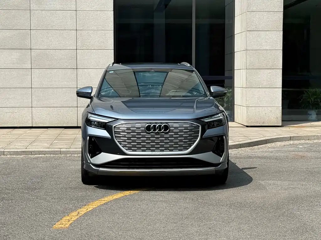 Audi Q4 E-Tron 2024 — фото 2
