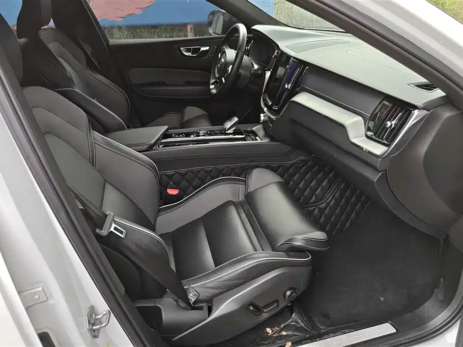 Volvo XC60 PHEV 2021 — фото 7