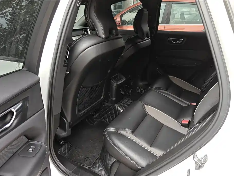 Volvo XC60 PHEV 2021 — фото 10
