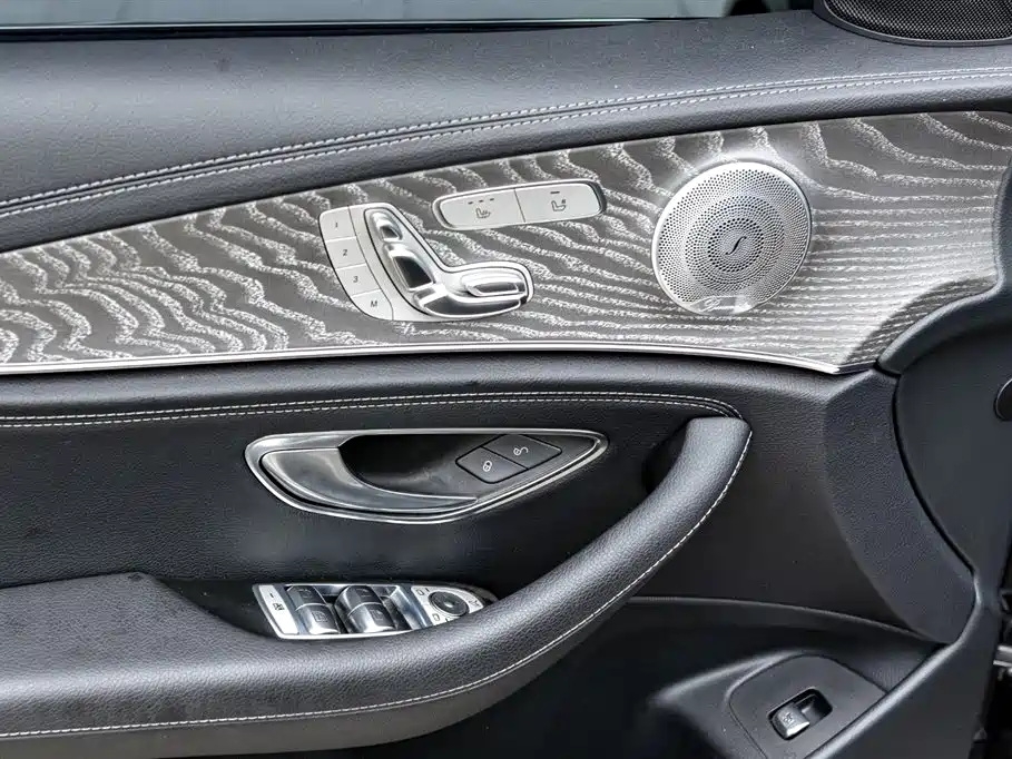 Mercedes-Benz E-Class 2021 — фото 11