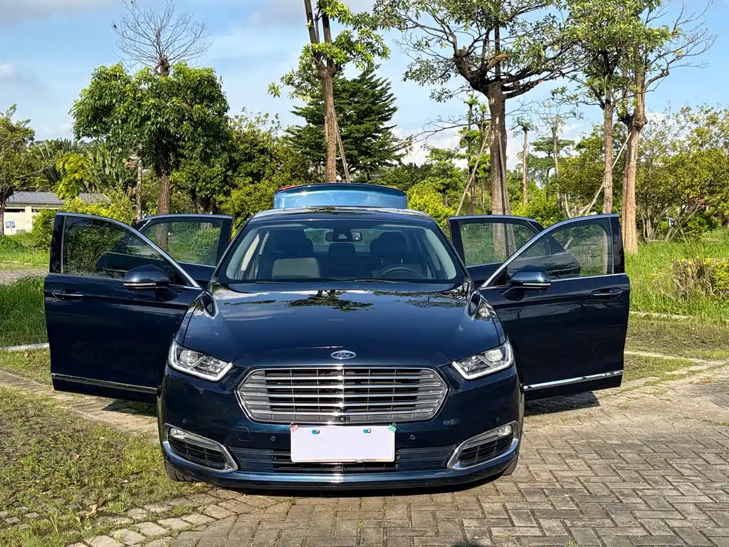 Ford Taurus 2019 — фото 12