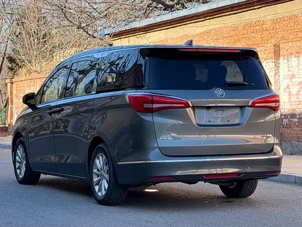 Buick GL8 2017