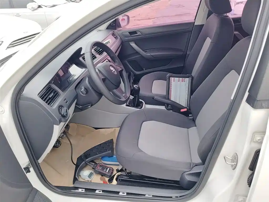 Skoda Rapid 2016 — фото 15