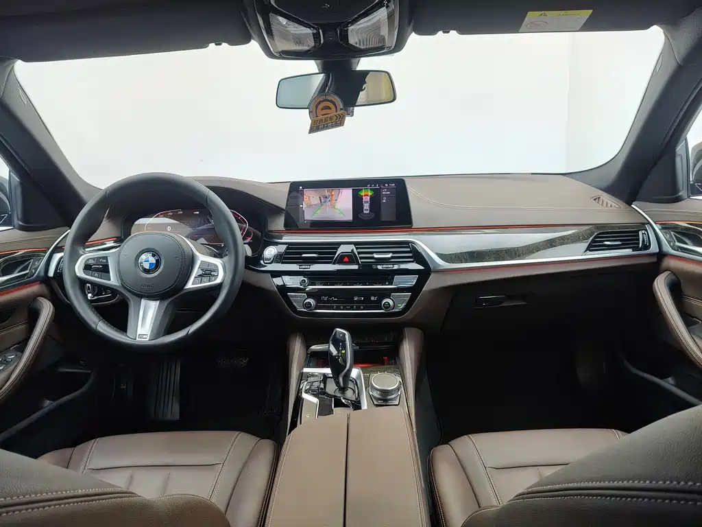 BMW 5 Series 2020 — фото 12