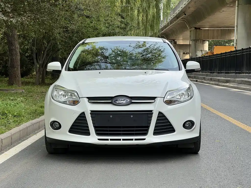 Ford Focus 2015 — фото 2