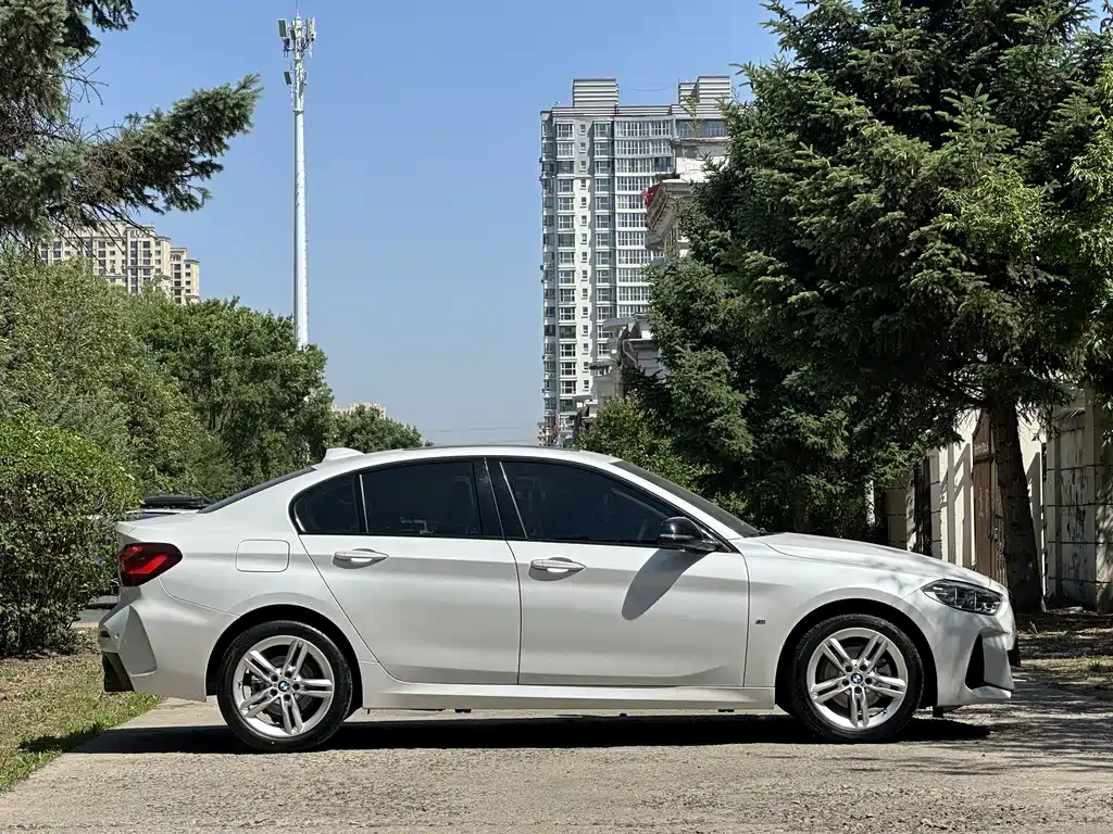 BMW 1 Series 2023 — фото 4