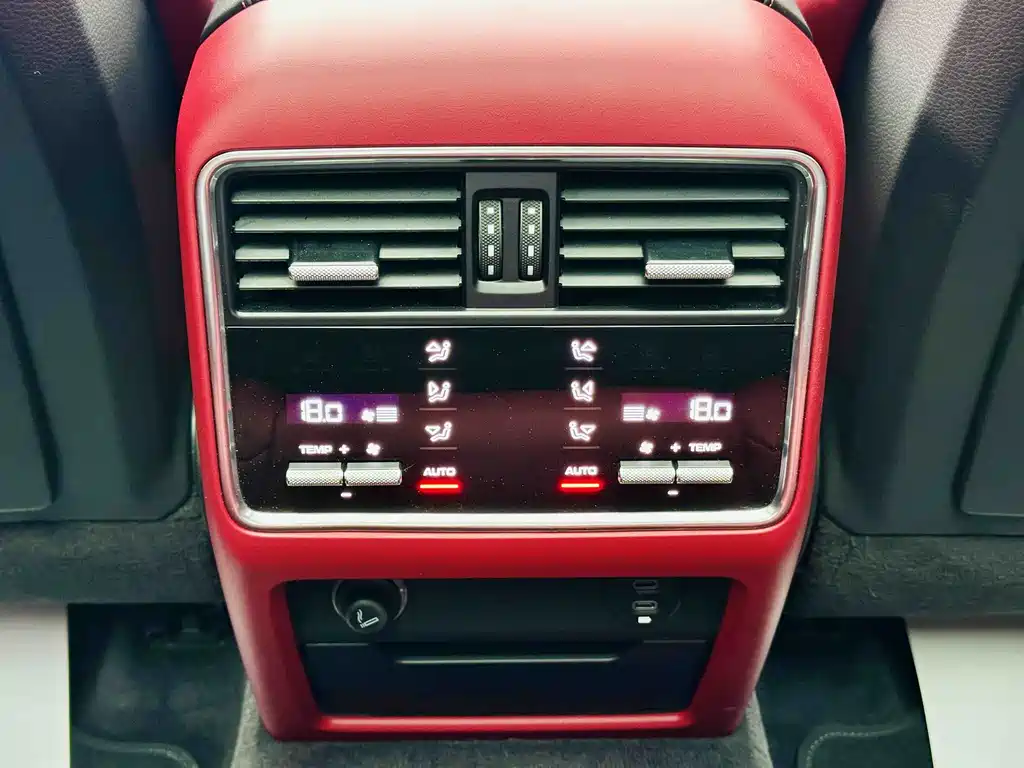 Porsche Cayenne Hybrid 2022 — фото 13