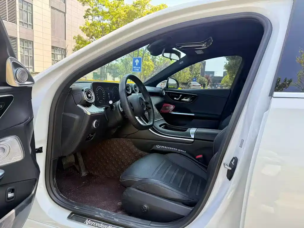 Mercedes-Benz C-Class 2023 — фото 5