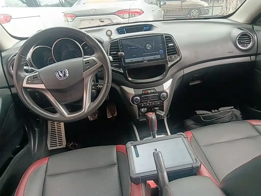 Changan Eado XT 2016 — фото 10