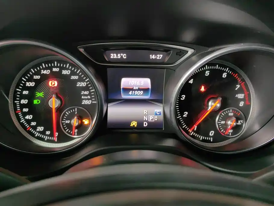 Mercedes-Benz GLA 2018 — фото 14