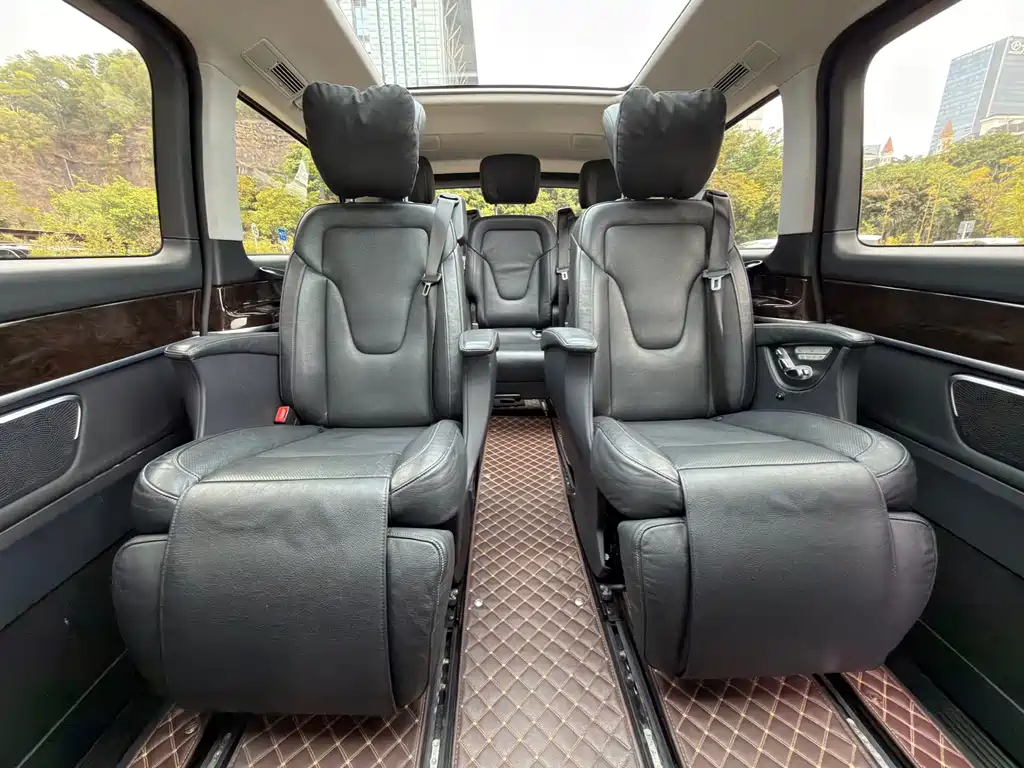 Mercedes-Benz V-Class 2018 — фото 22