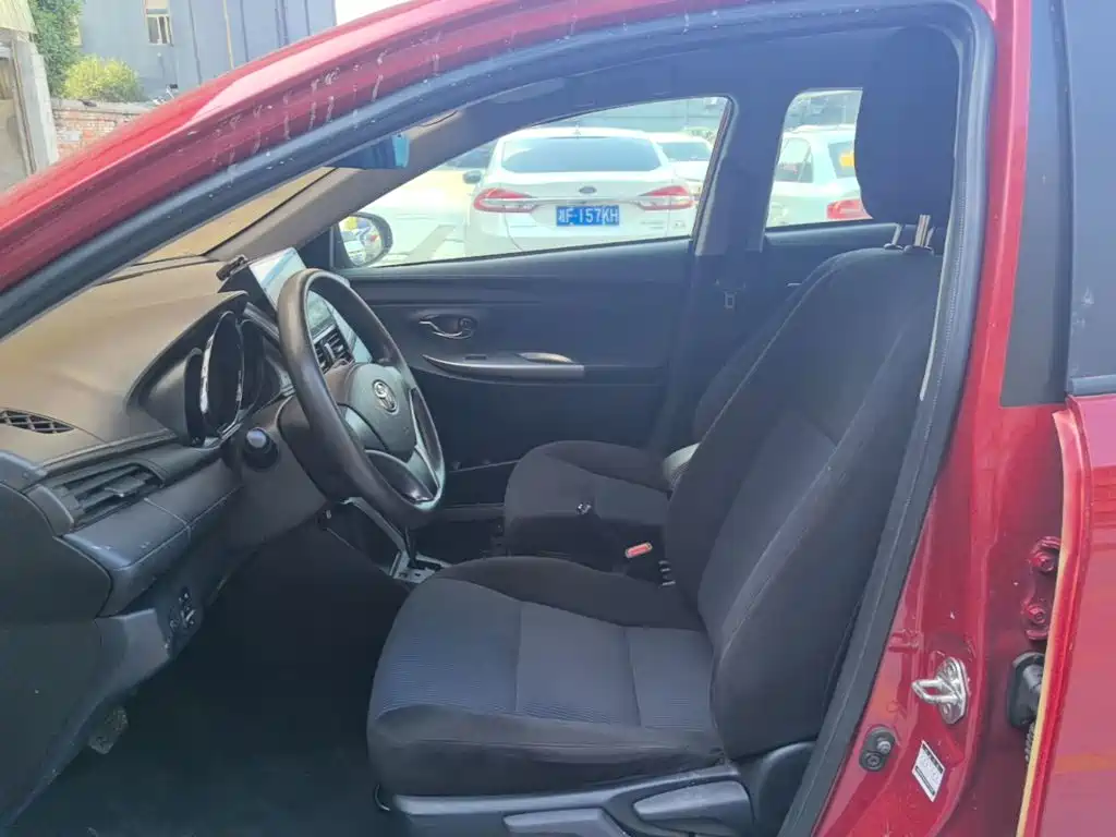 Toyota Yaris L 2016 — фото 15