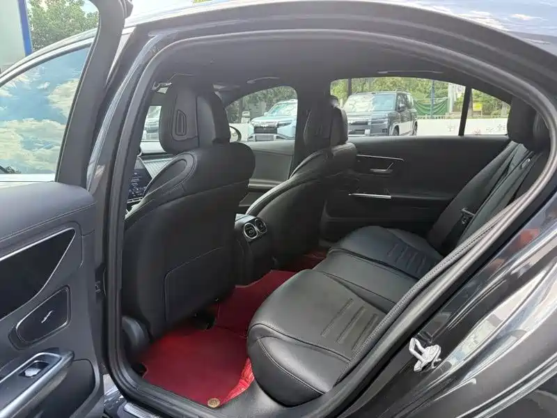 Mercedes-Benz C-Class 2022