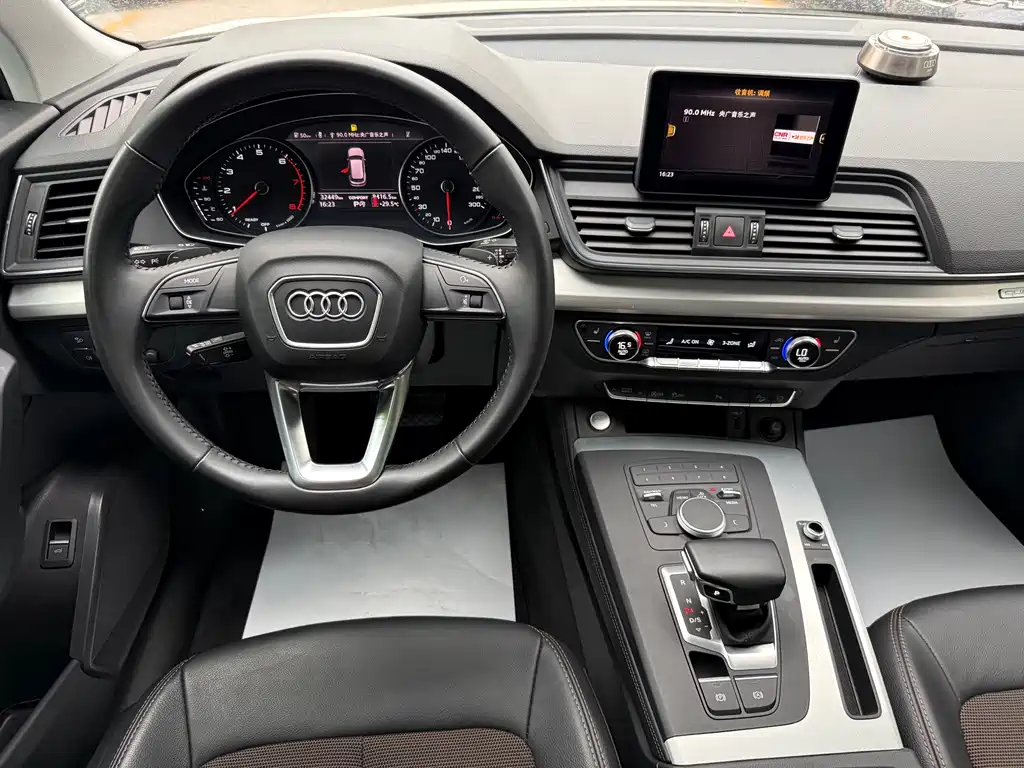 Audi Q5L 2021 — фото 11