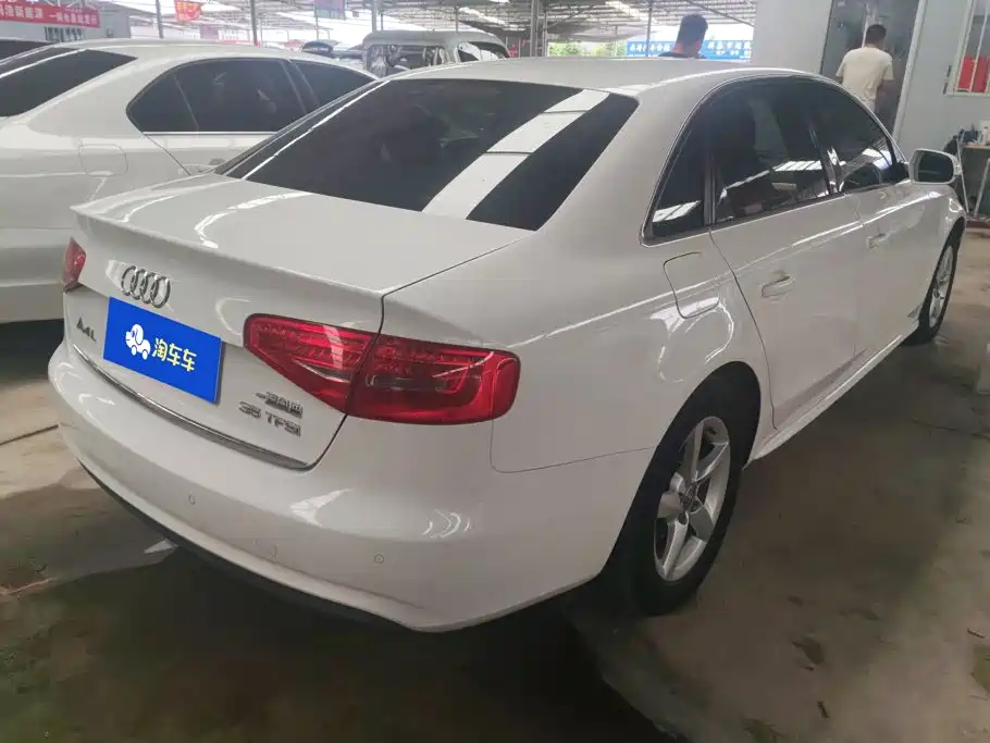Audi A4L 2015