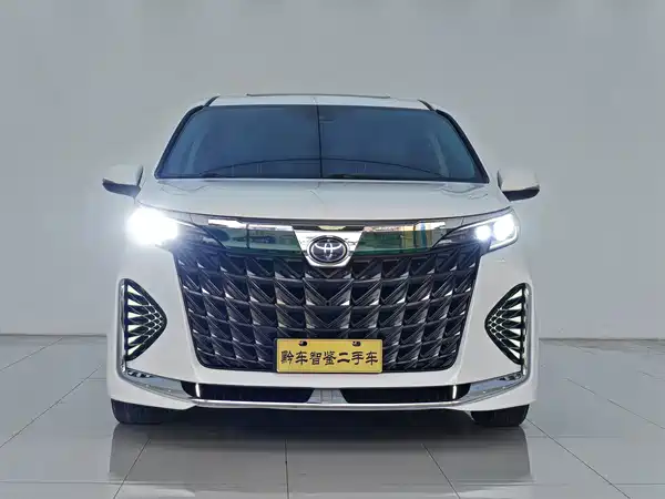 Toyota Granvia 2023