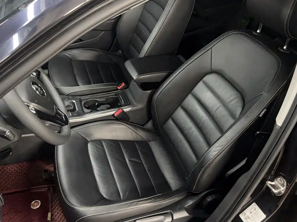 Volkswagen Passat 2018 — фото 13