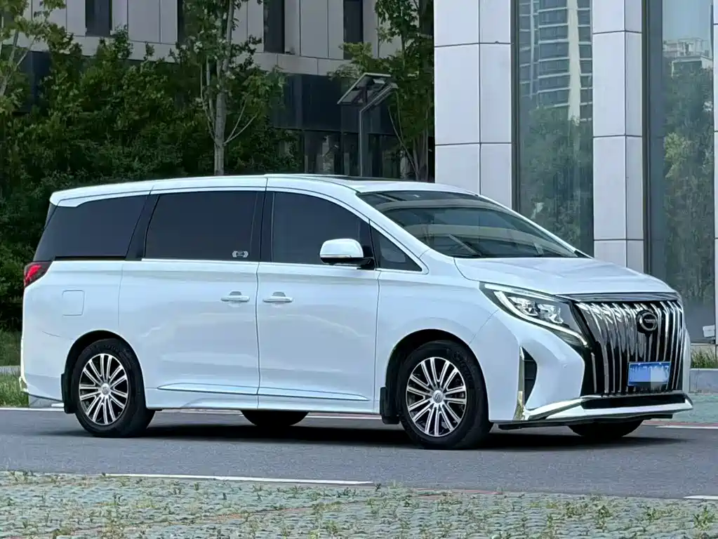 GAC Motor Trumpchi M8 2022 — фото 3