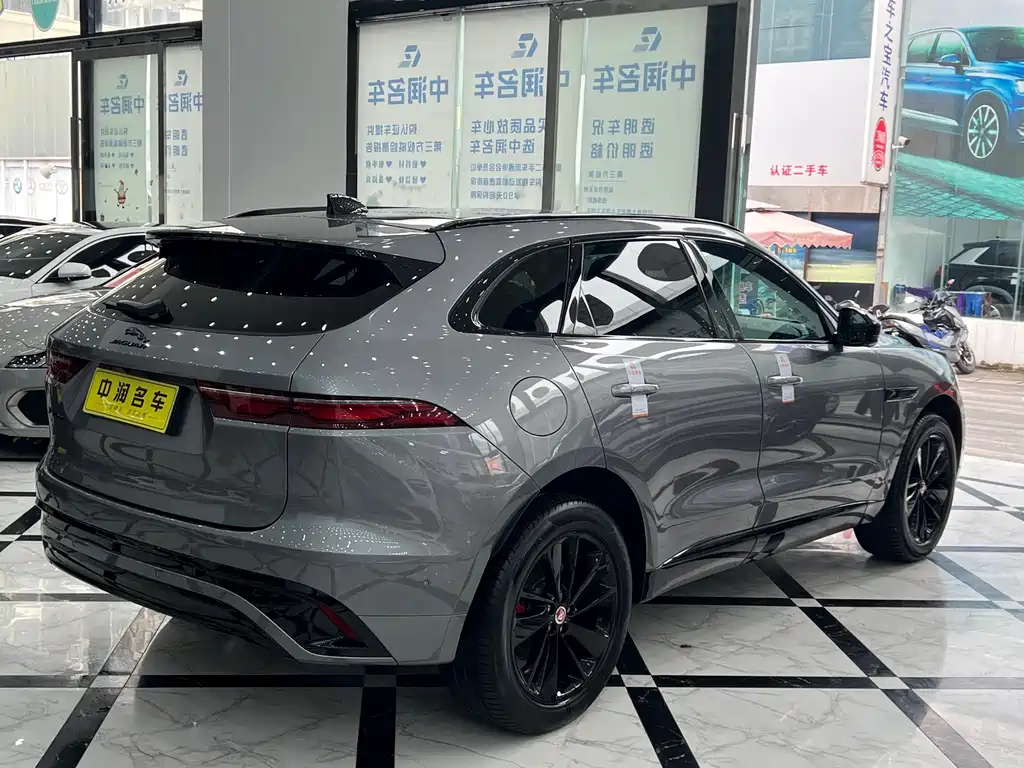 Jaguar F-PACE 2023 — фото 17