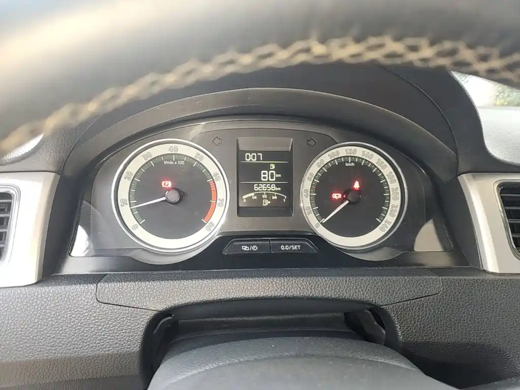 Skoda Rapid 2018 — фото 12