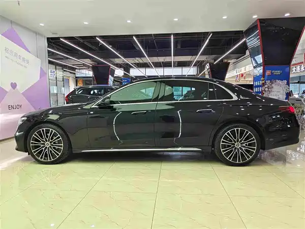 Mercedes-Benz E-Class 2025