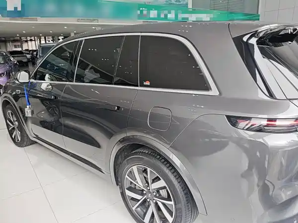 Li Auto L8 2023