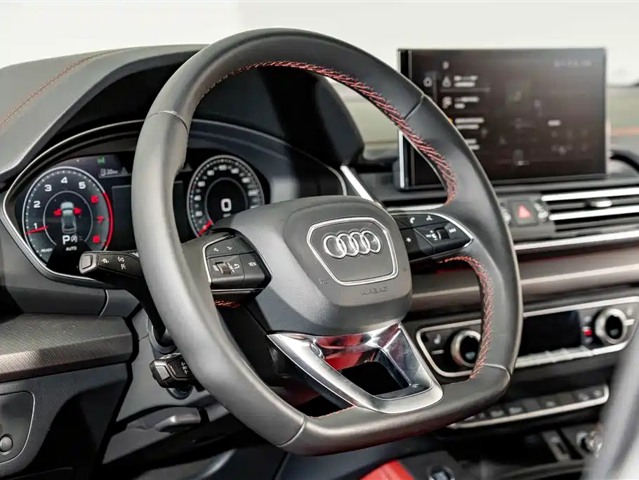 Audi Q5L 2024 — фото 11