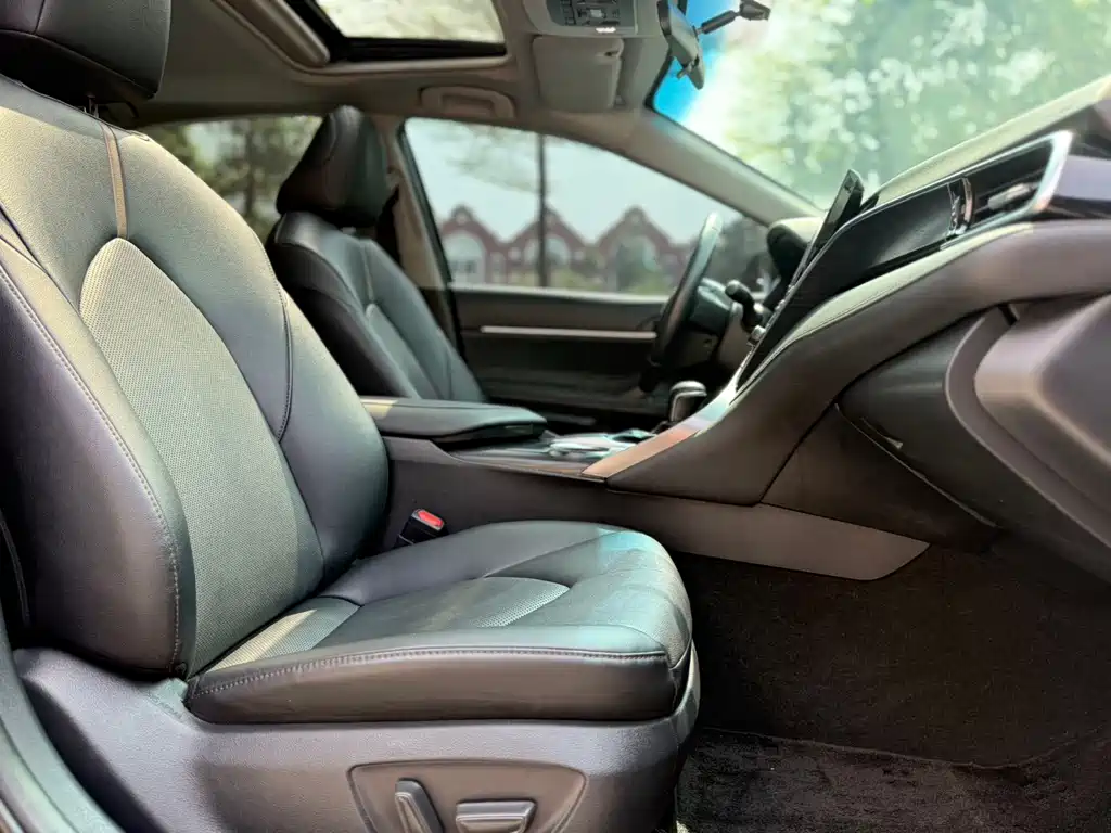 Toyota Camry 2022 — фото 13
