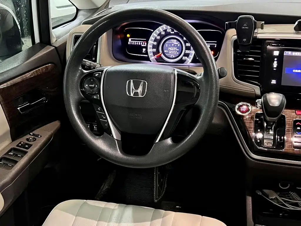 Honda Odyssey 2018 — фото 6