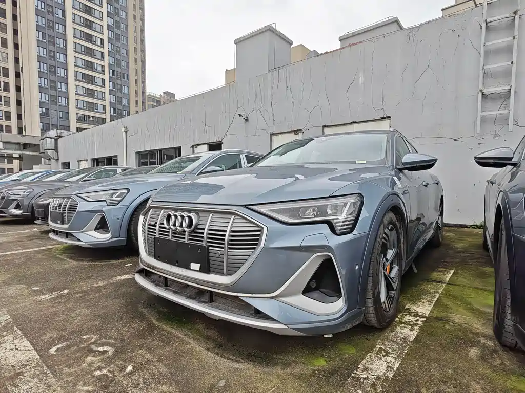 Audi e-tron 2026