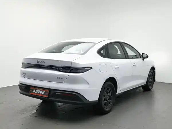 BYD Seal 05 DM-i 2025