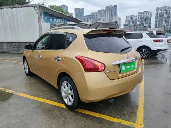 Nissan Tiida 2015