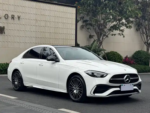 Mercedes-Benz C-Class 2024