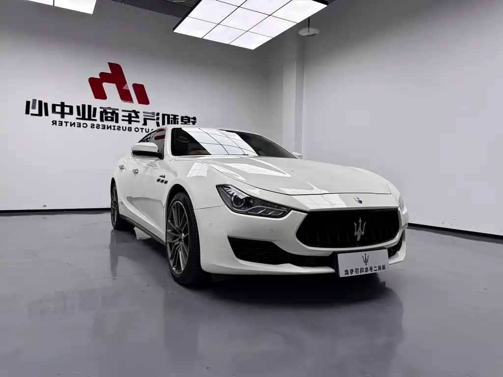 Maserati Ghibli 2021 — фото 3