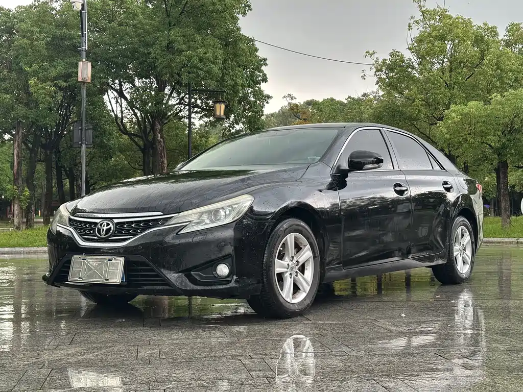 Toyota Reiz 2015