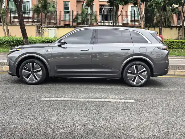 Li Auto L7 2024