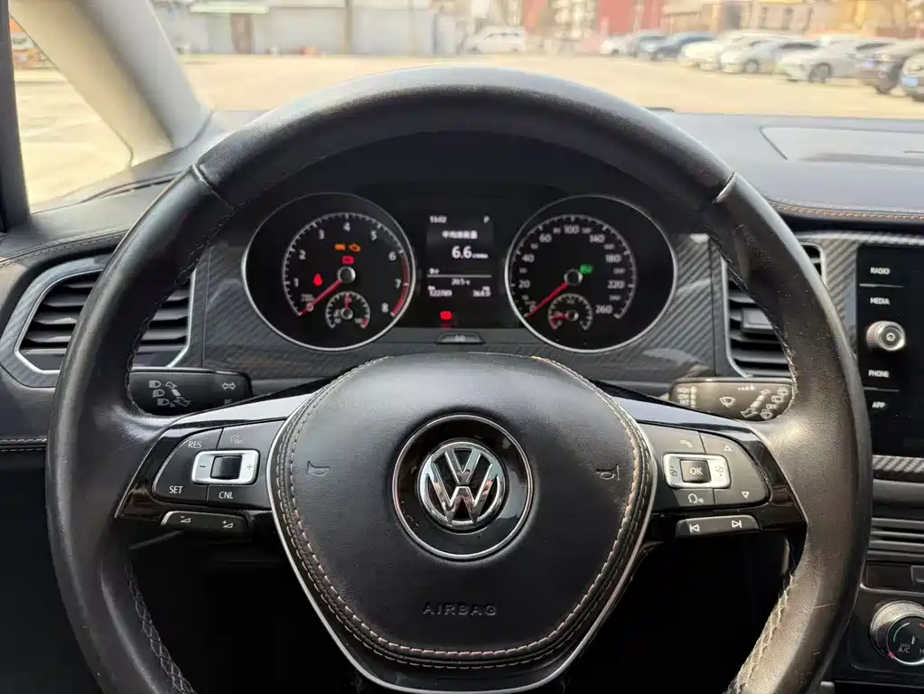 Volkswagen Golf Sportsvan 2018 — фото 14