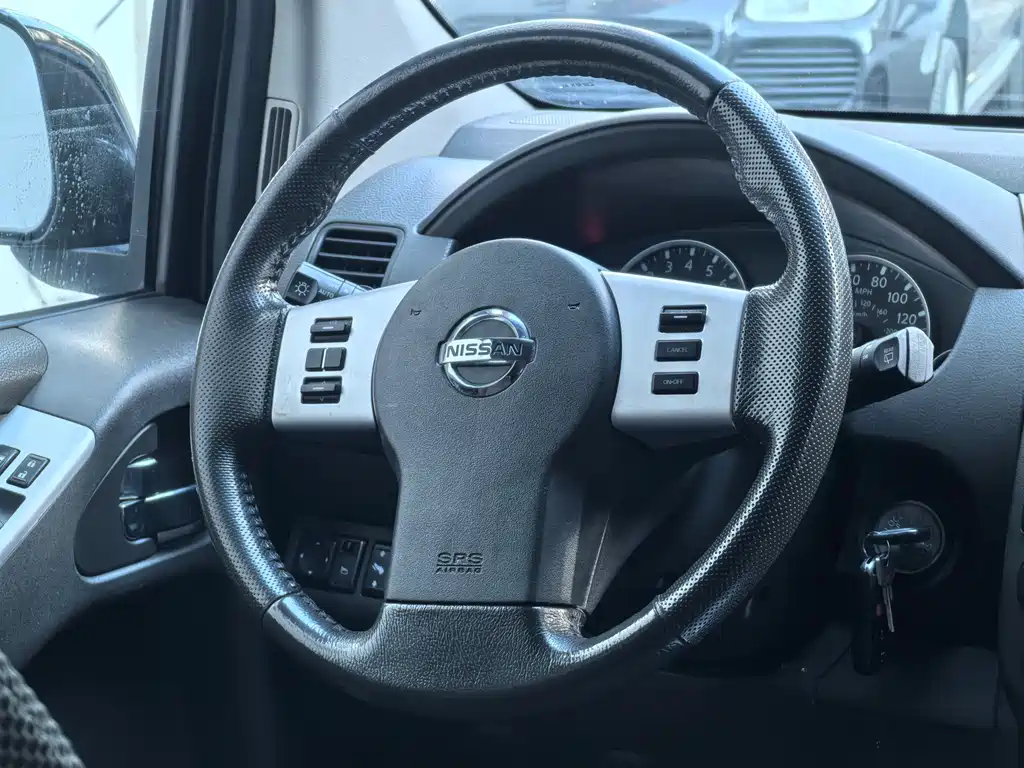 Nissan  2015 — фото 16