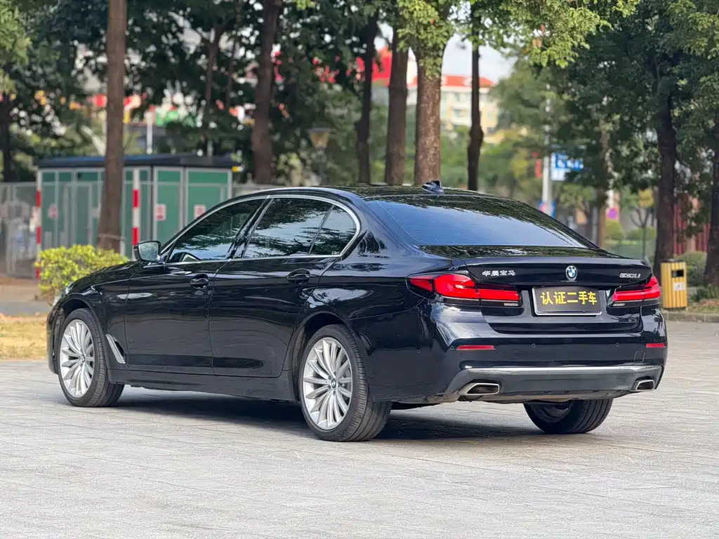 BMW 5 Series 2022 — фото 18