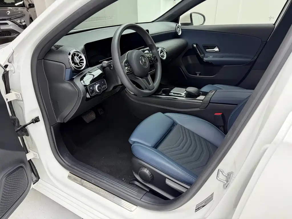 Mercedes-Benz A-Class 2022 — фото 14